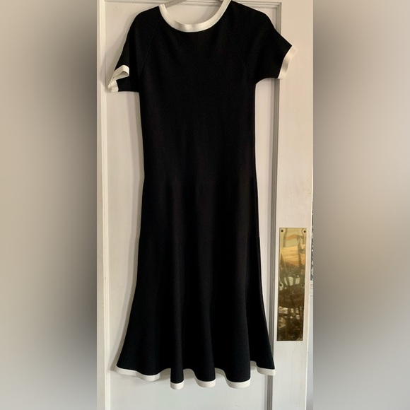 Jami’s Isabel De Pedro Med Black Dress VBack 55% Viscose 45%Nylon Black Off Whit - Picture 1 of 11